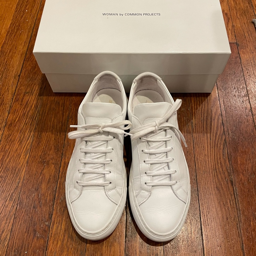 • LIKE NEW Common Projects Achilles Sneaker•